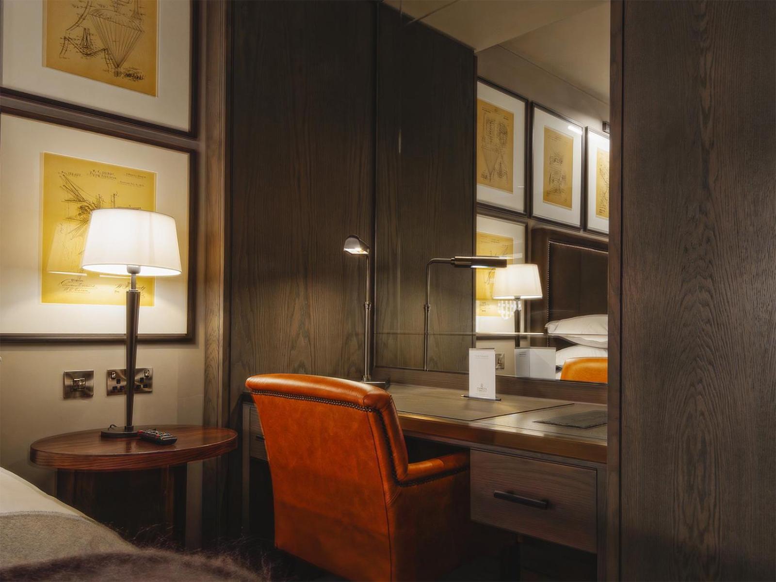 Dakota 5* Leeds (West Yorkshire)