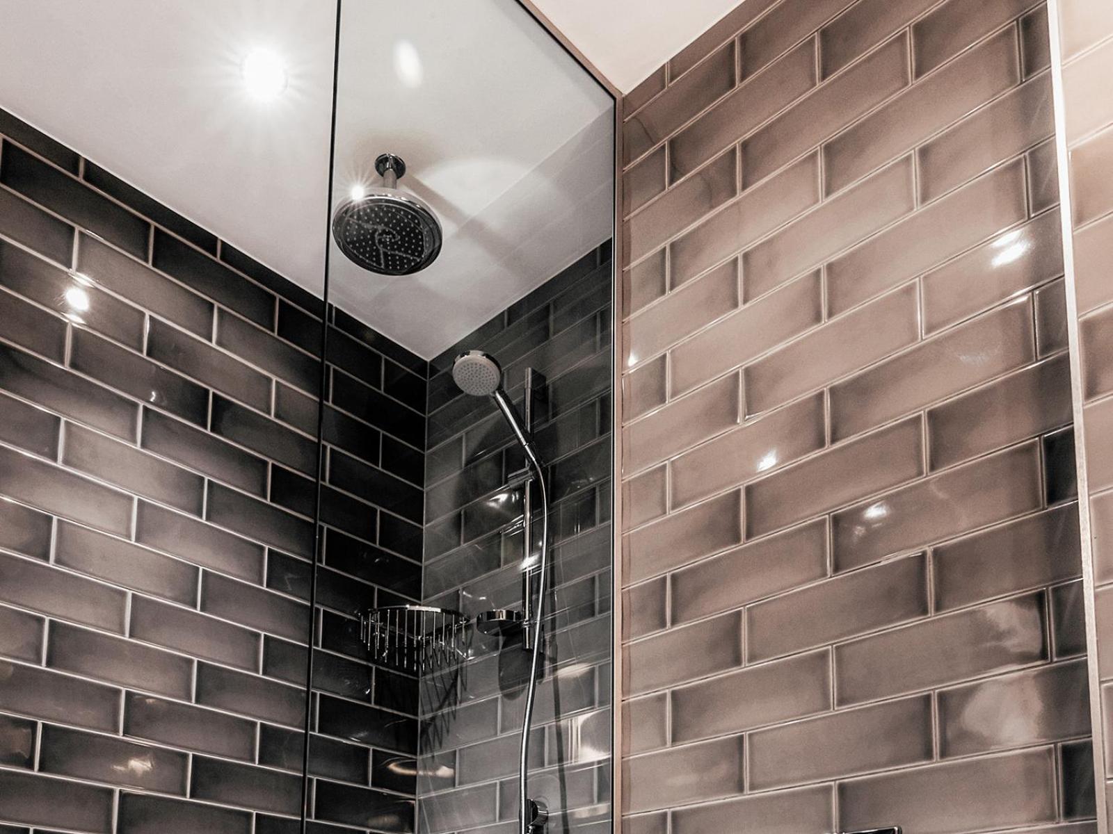 Dakota 5* Leeds (West Yorkshire)