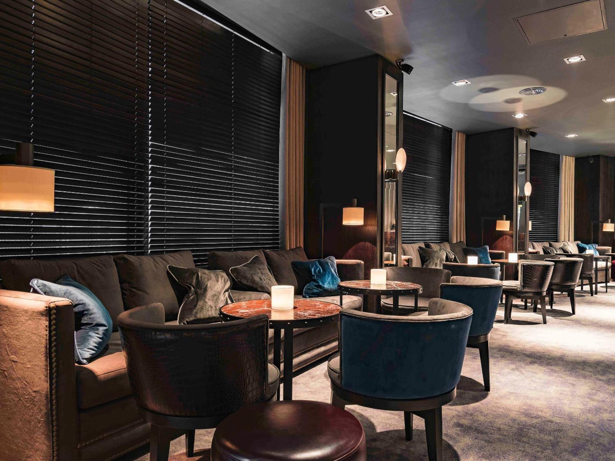 Отель Dakota Leeds 5*